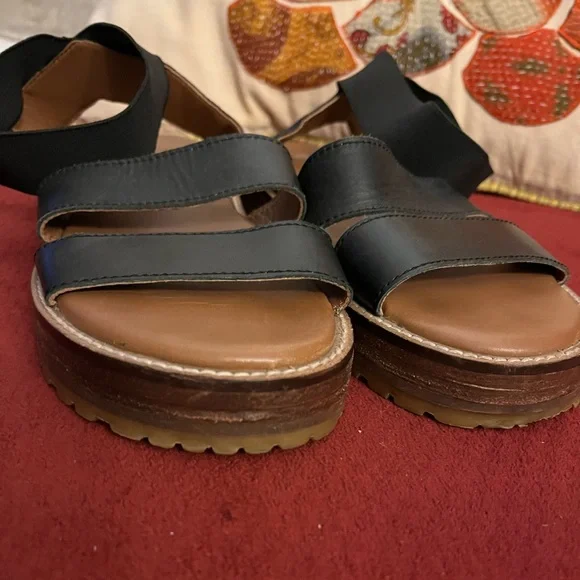 Free People Black Leather Sandals - Picture 4 of 6